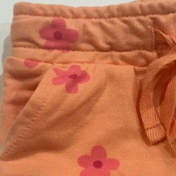 3/$15  Cat & Jack – Girls’ Peach Flower 12 Mnth Shorts - Picture 4 of 5